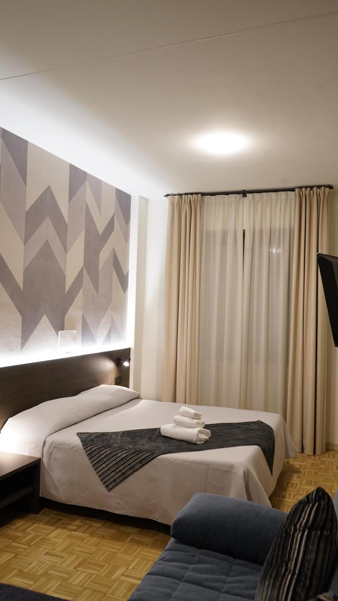 Hotel Astoria ฟีเดนซา ภายนอก รูปภาพ