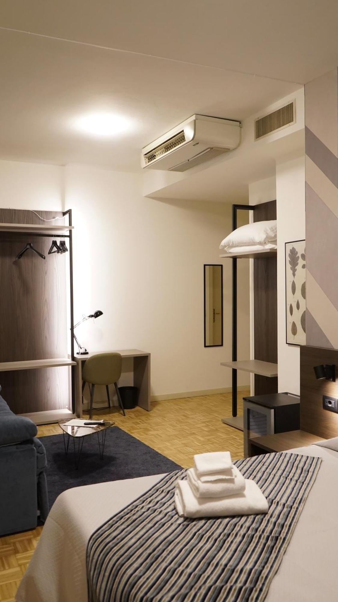 Hotel Astoria ฟีเดนซา ภายนอก รูปภาพ