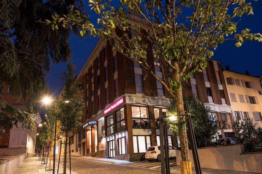 Hotel Astoria ฟีเดนซา ภายนอก รูปภาพ