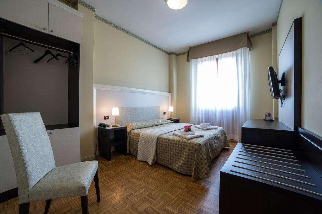 Hotel Astoria ฟีเดนซา ห้อง รูปภาพ
